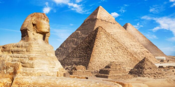 Top Tours and Experiences at the Pyramids of Giza / Brain Of Interest